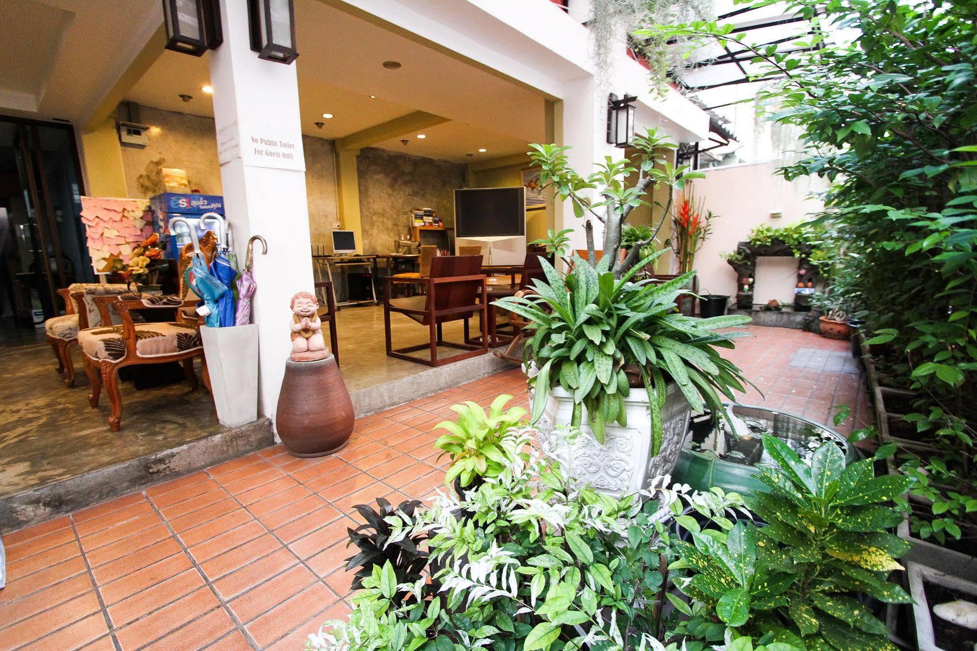 At Smile Oasis Houses Bangkok Exteriör bild